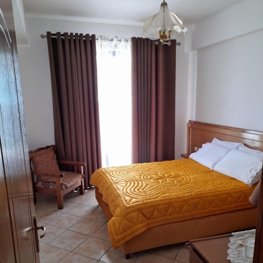 Flora Apartments Sarandë エクステリア 写真