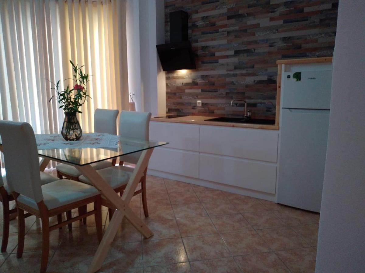 Flora Apartments Sarandë エクステリア 写真