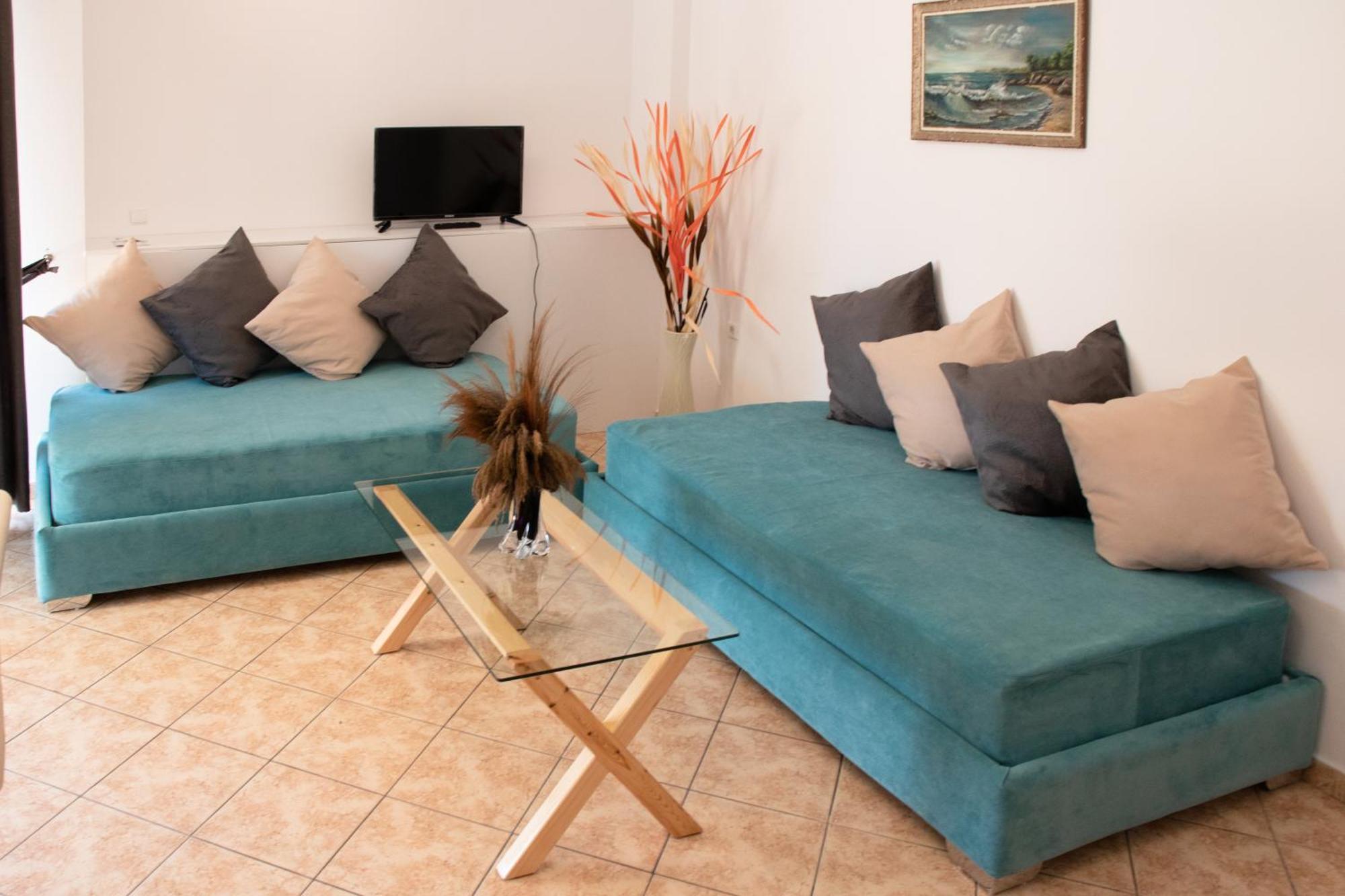 Flora Apartments Sarandë エクステリア 写真