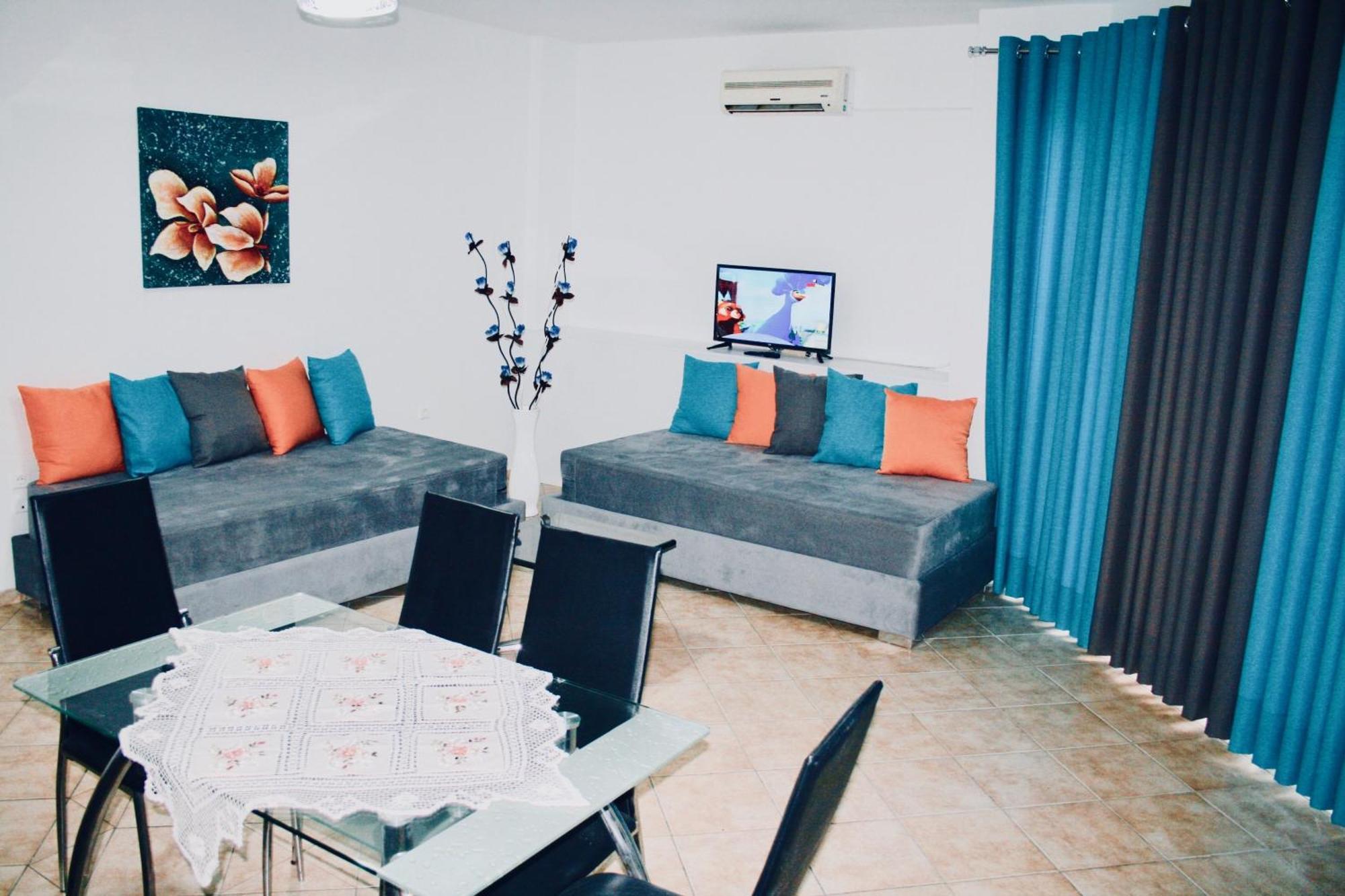 Flora Apartments Sarandë エクステリア 写真