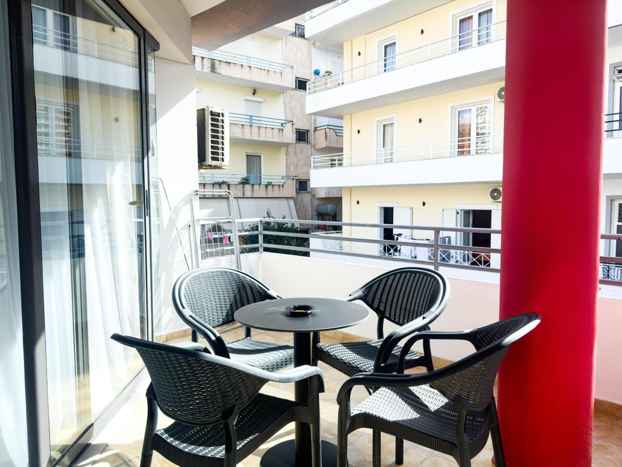 Flora Apartments Sarandë エクステリア 写真