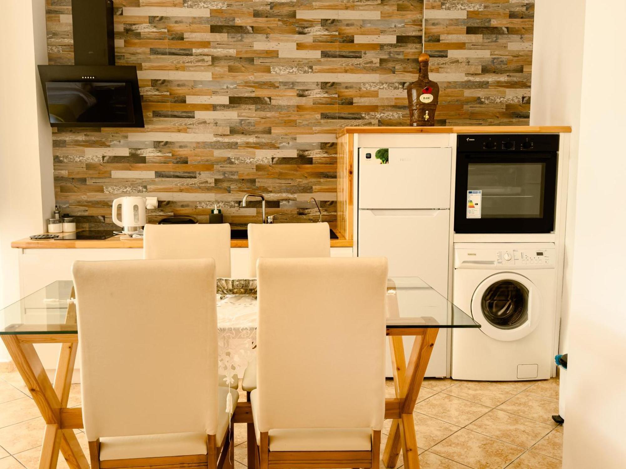 Flora Apartments Sarandë エクステリア 写真
