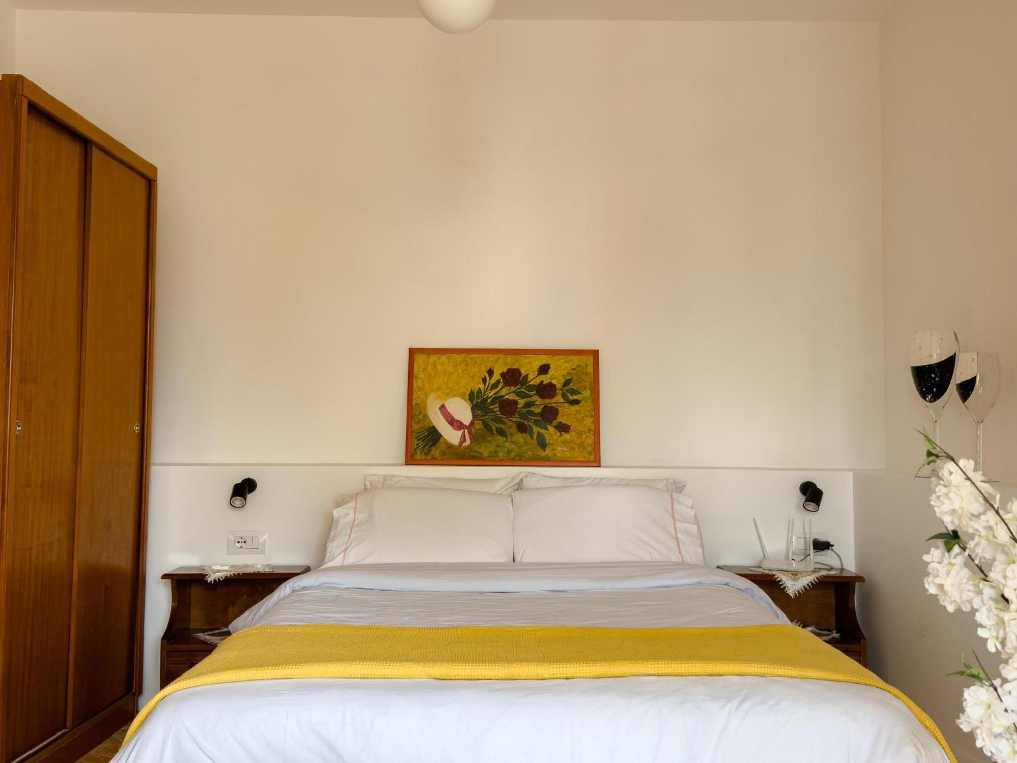 Flora Apartments Sarandë エクステリア 写真