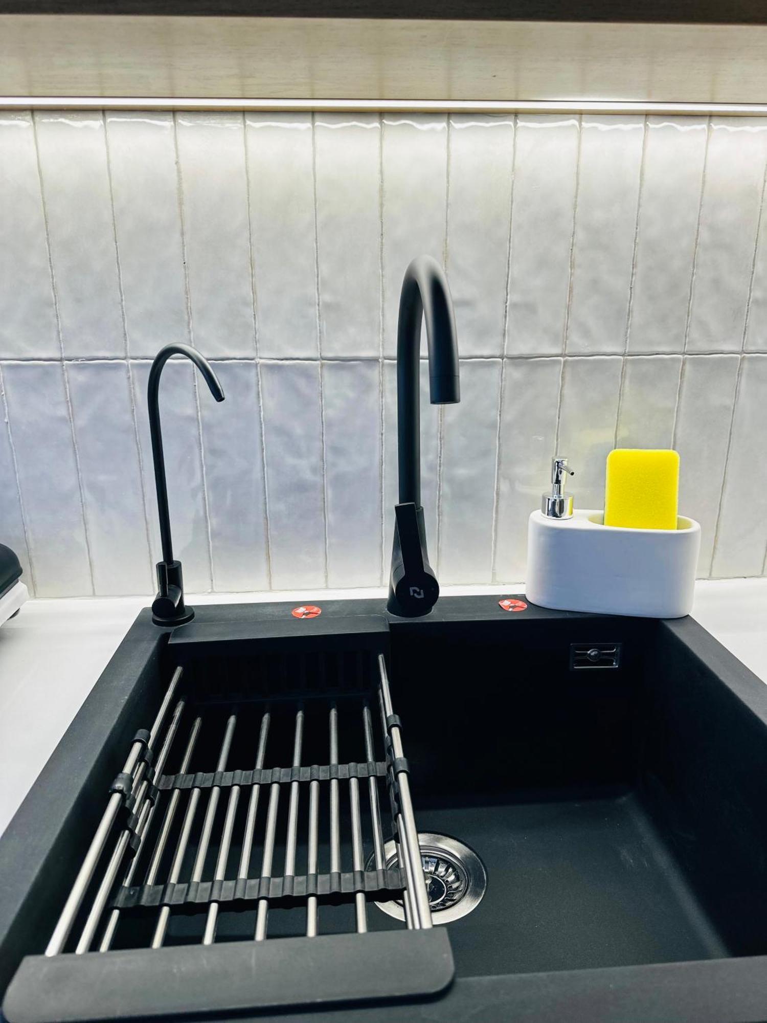 Flora Apartments Sarandë エクステリア 写真