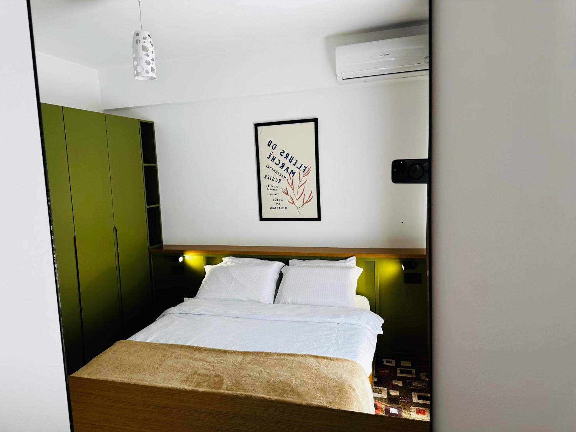 Flora Apartments Sarandë エクステリア 写真