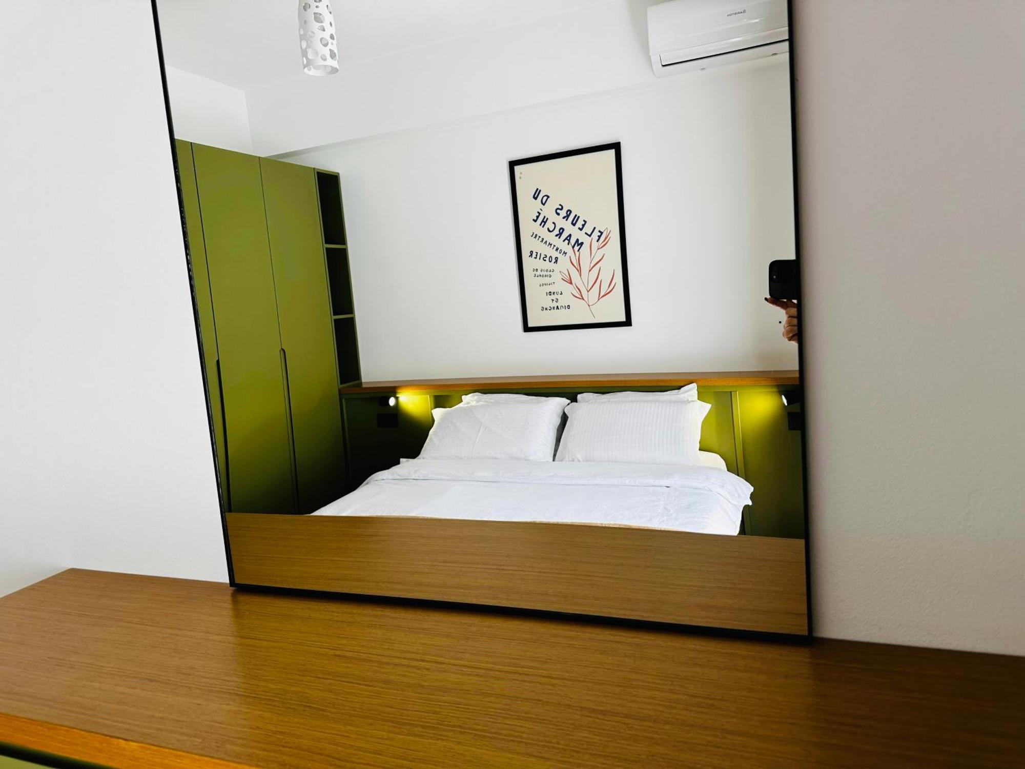 Flora Apartments Sarandë エクステリア 写真