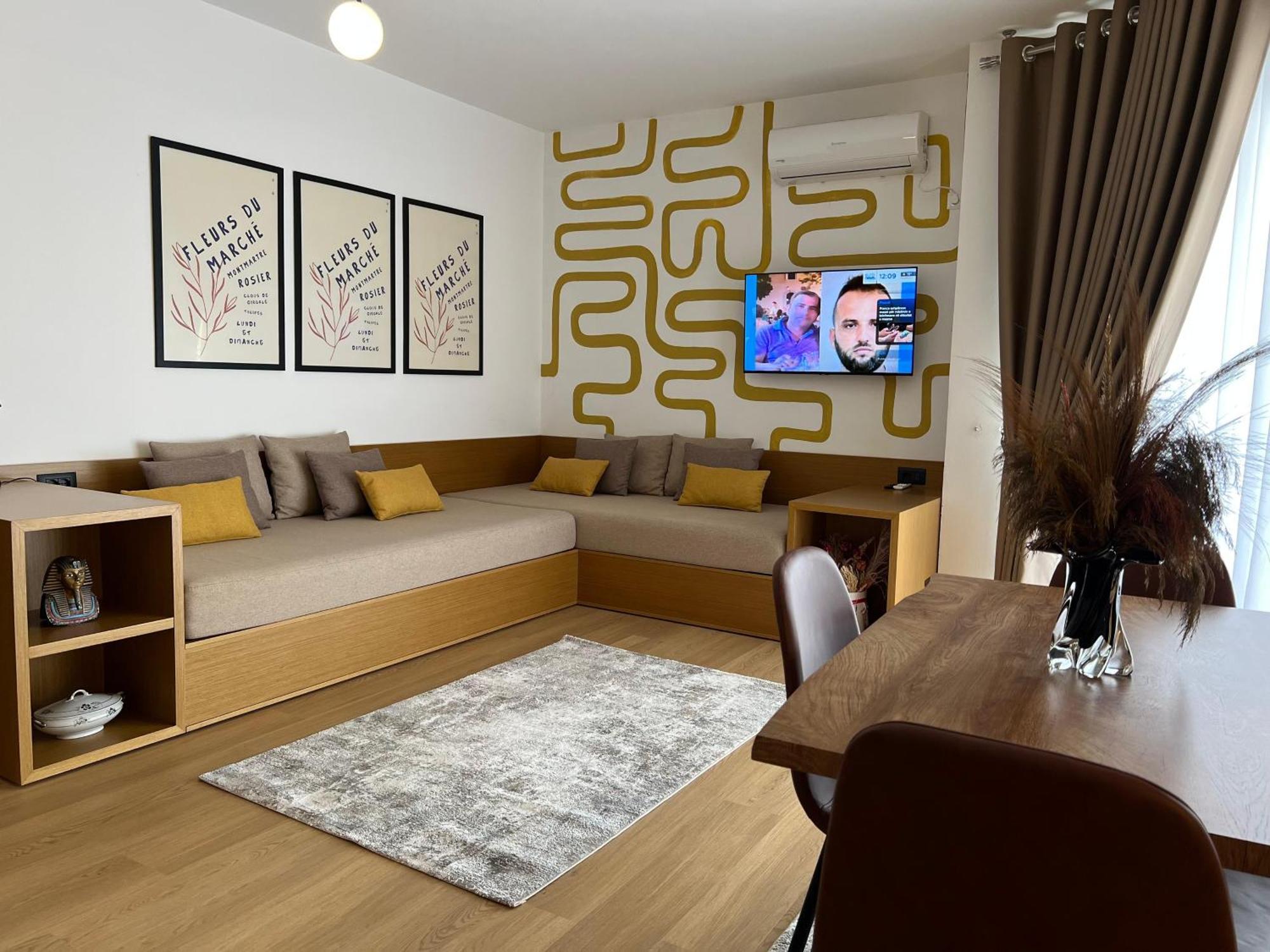 Flora Apartments Sarandë エクステリア 写真