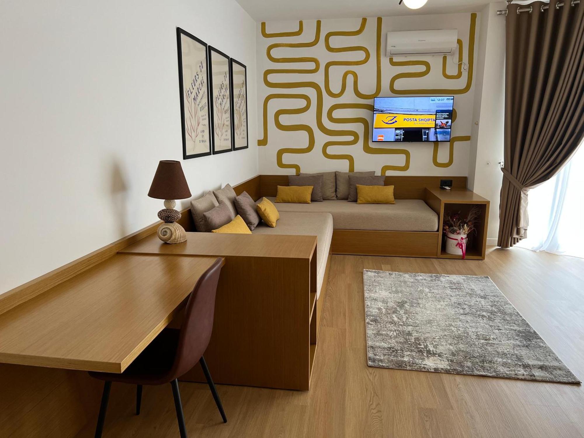 Flora Apartments Sarandë エクステリア 写真