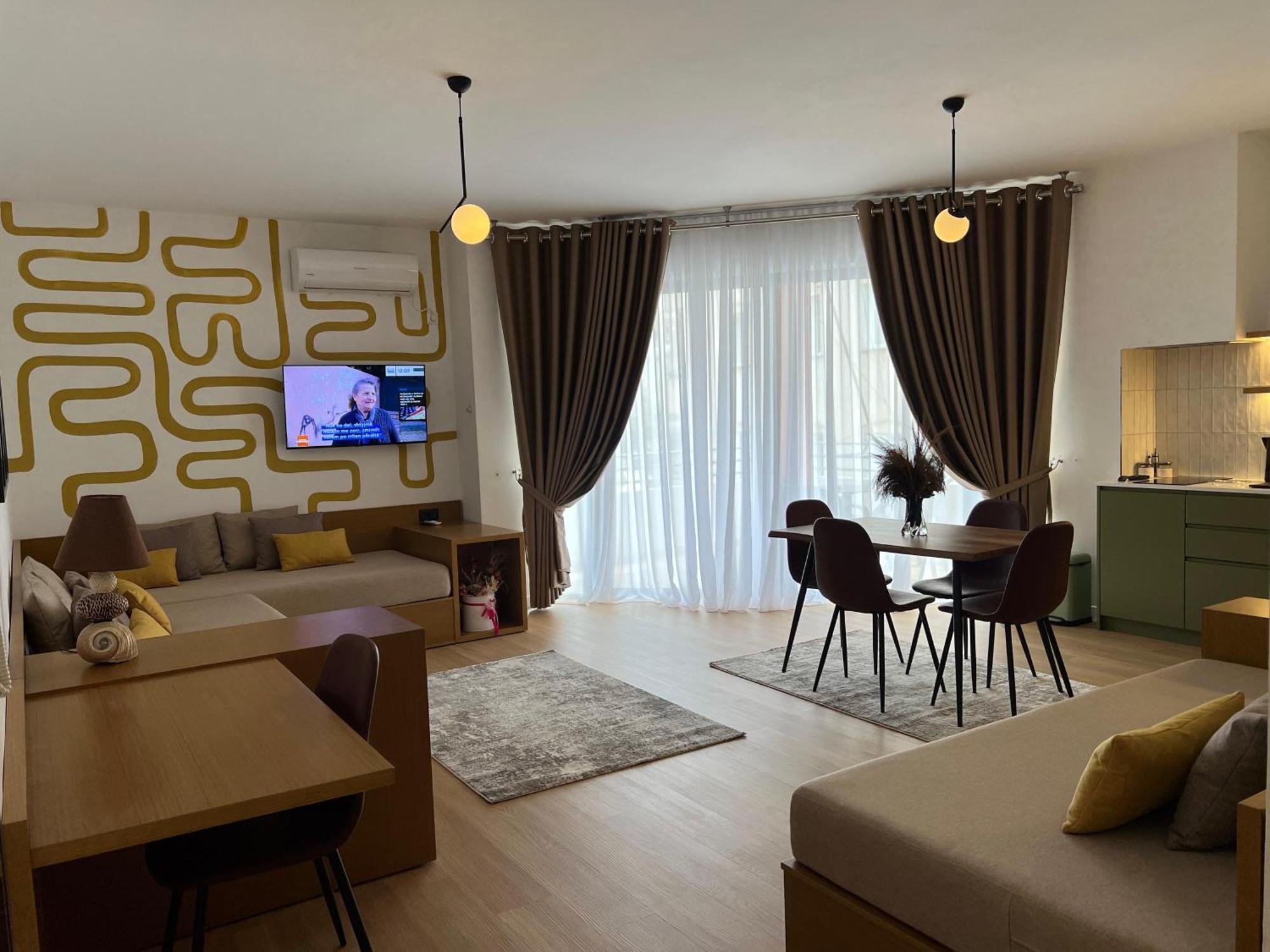 Flora Apartments Sarandë エクステリア 写真