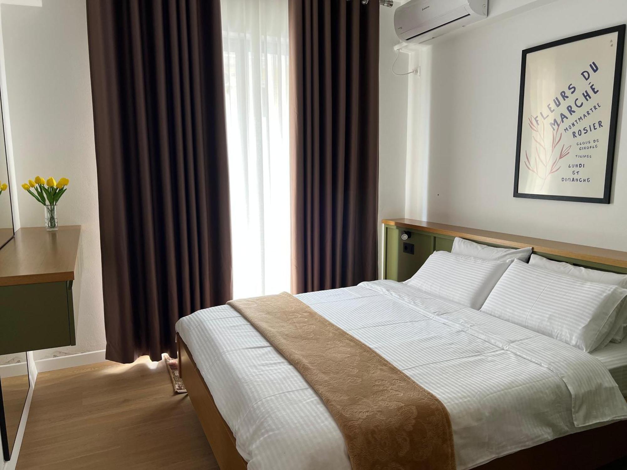 Flora Apartments Sarandë エクステリア 写真