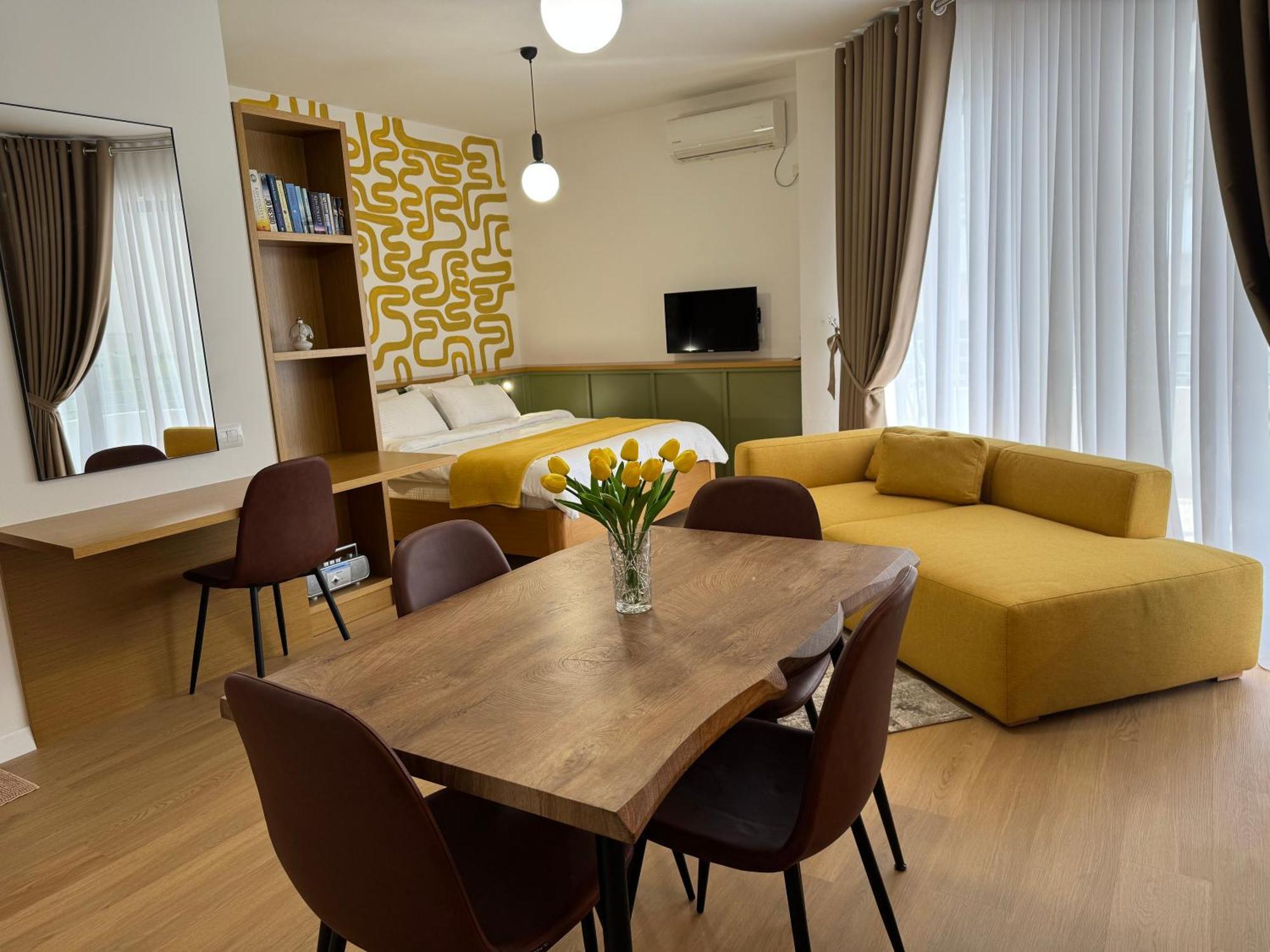 Flora Apartments Sarandë エクステリア 写真