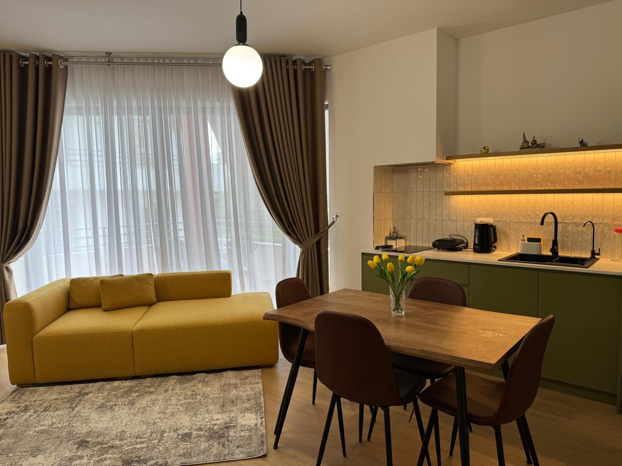 Flora Apartments Sarandë エクステリア 写真